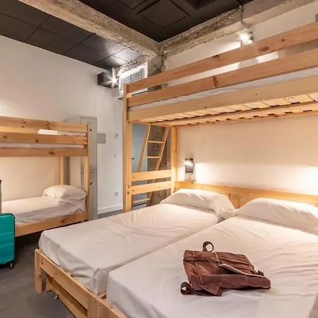 بيت شباب Ekoos Hostel, Eko *