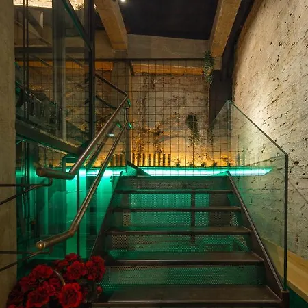 Ekoos Hostel, Eko Albergue *
