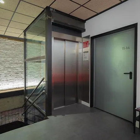 بيت شباب Ekoos Hostel, Eko *