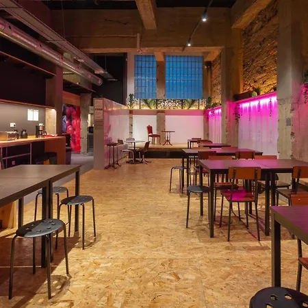 Albergue Ekoos Hostel, Eko