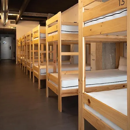 بيت شباب Ekoos Hostel, Eko