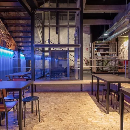 Albergue Ekoos Hostel, Eko