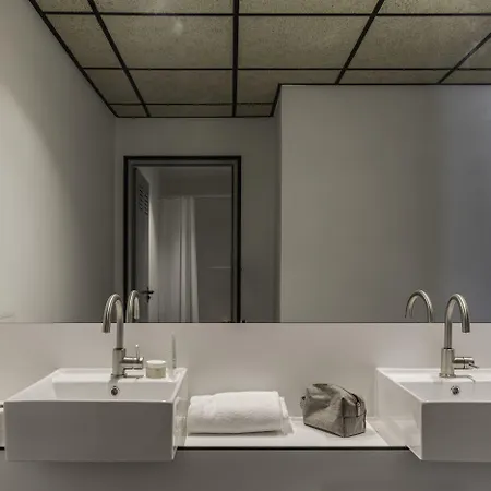 بيت شباب Ekoos Hostel, Eko