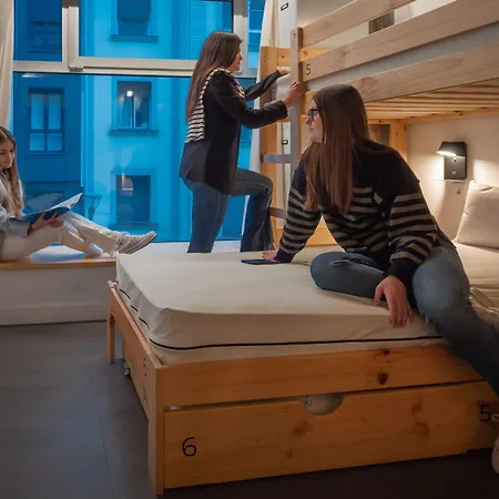 Ekoos Hostel, Eko بيت شباب *