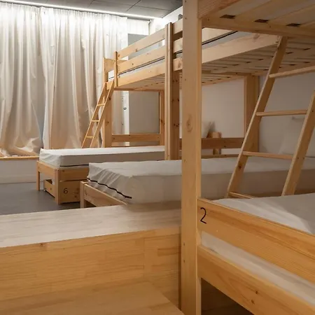 Ekoos Hostel, Eko Hostel *