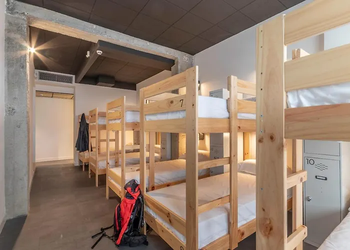 Ekoos Hostel, Eko Albergue