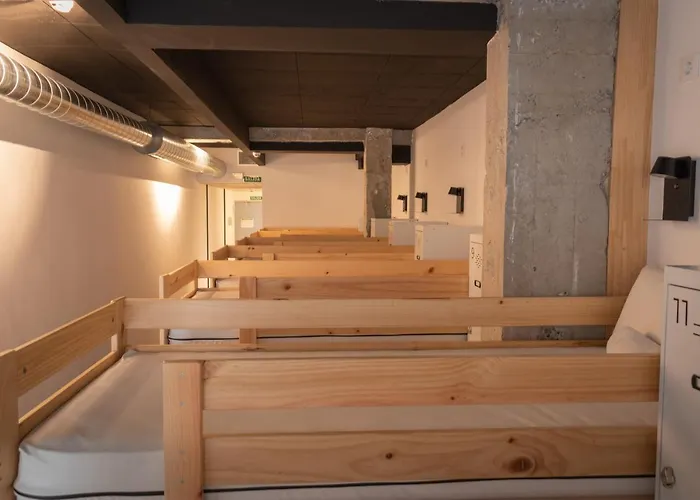 Albergue Ekoos Hostel, Eko