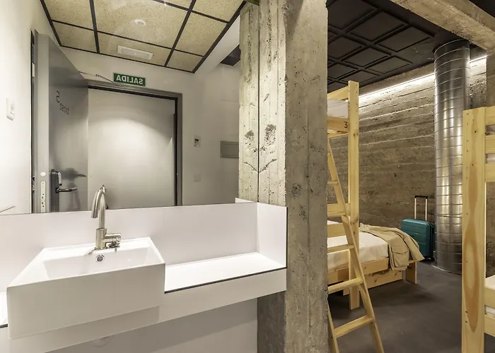 Albergue Ekoos Hostel, Eko