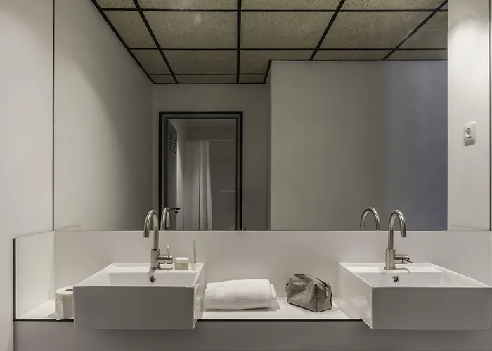 Albergue Ekoos Hostel, Eko